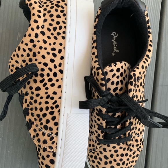 Cheetah Sneakers - Picture 2 of 4